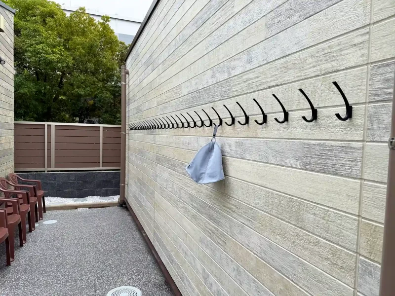 YUBUNE SAUNA PARKにはサウナハット掛けがたくさんある